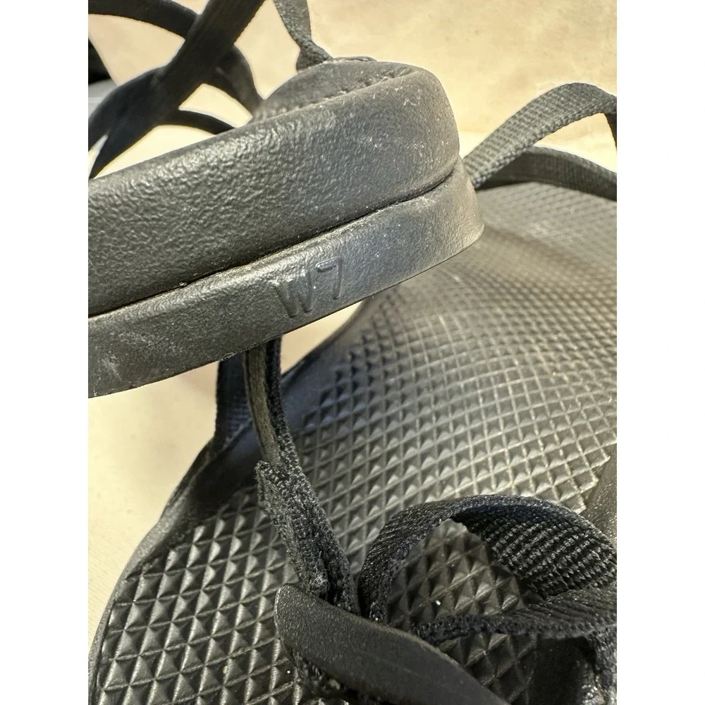 Chaco Women's Sandals Size 7 Black Adjustable Strap Slip On Outdoor Hiking - Picture 10 of 11